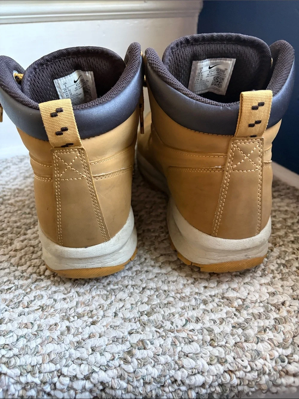 Nike Men’s Tan/Brown Work-Style Hiking Boots